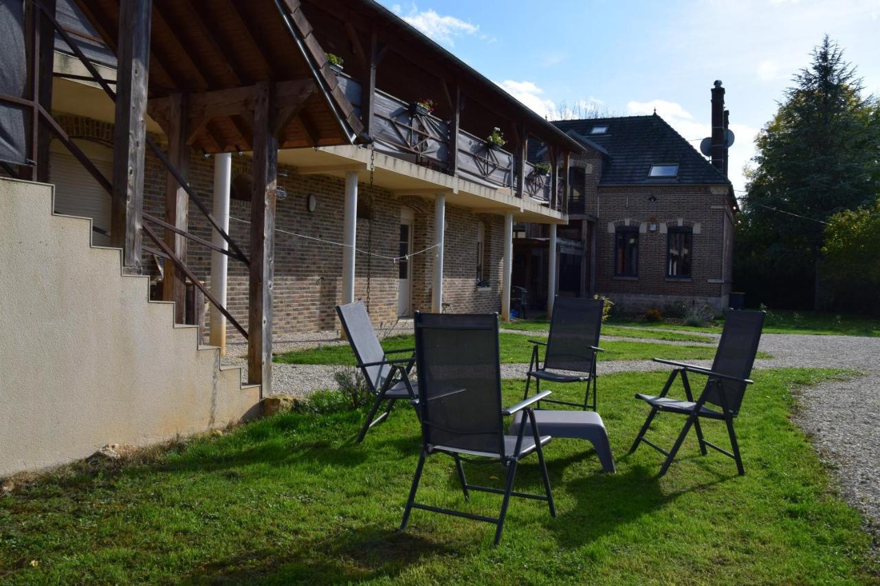 Les Gites Du Lavoir Villemoiron-en-Othe Exteriör bild